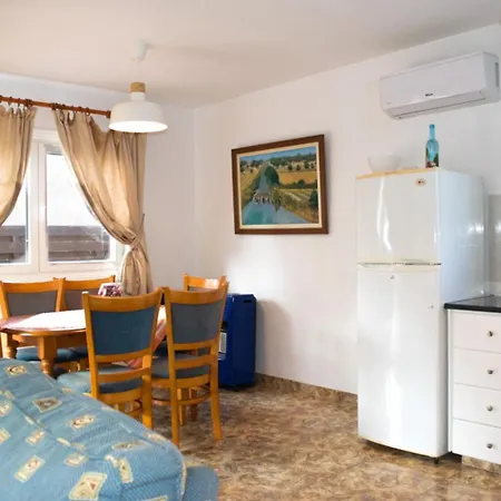 Merika Complex 1 Hou.32 Будинок відпочинку